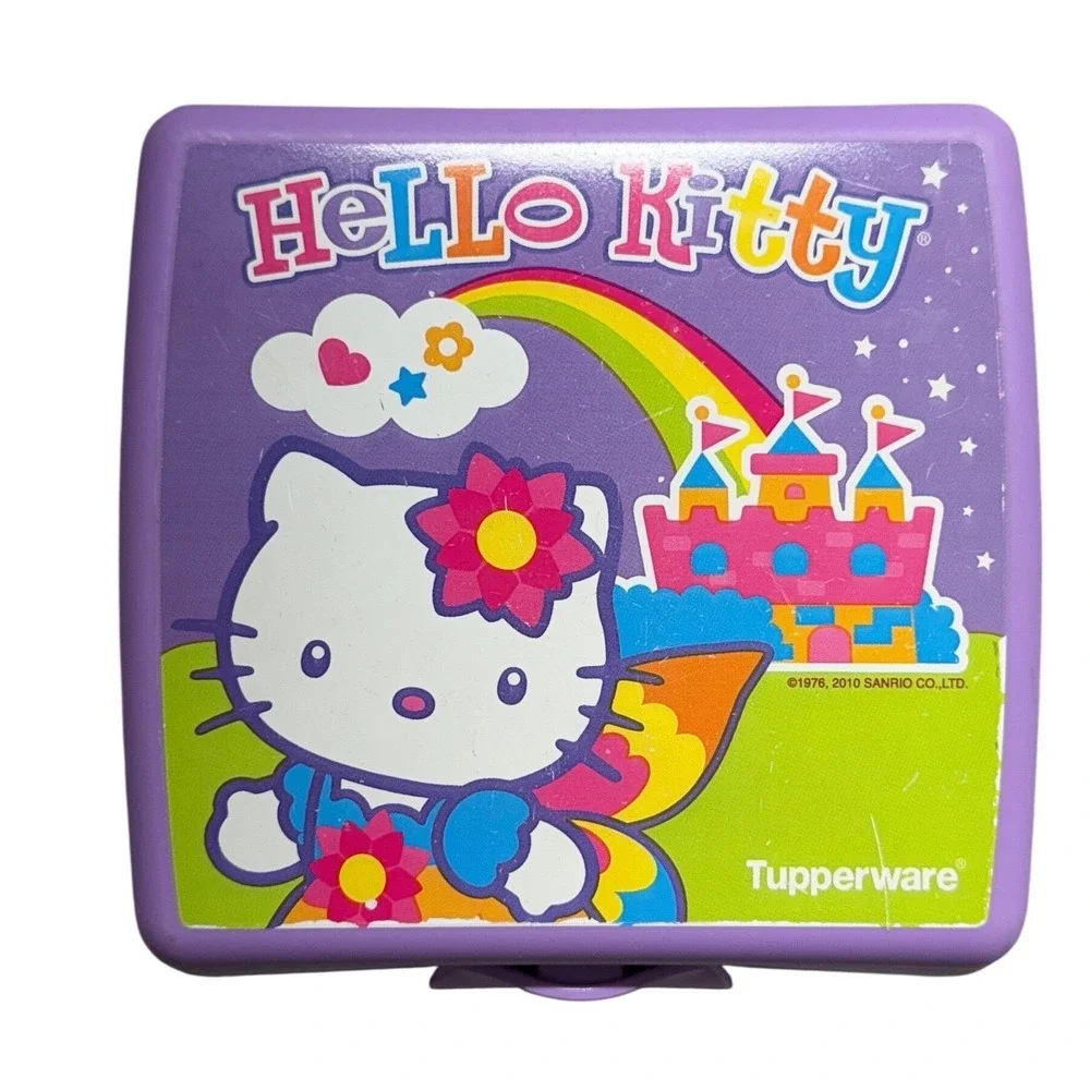 Tupperware Hello Kitty Sandwich Keeper Purple Rainbow Castle 2010 Sanrio 3752A-2